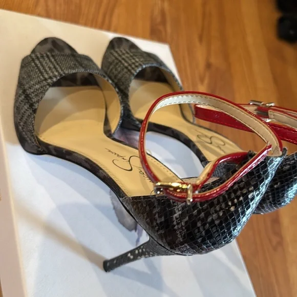 Jessica Simpson Sandals - Picture 8 of 12